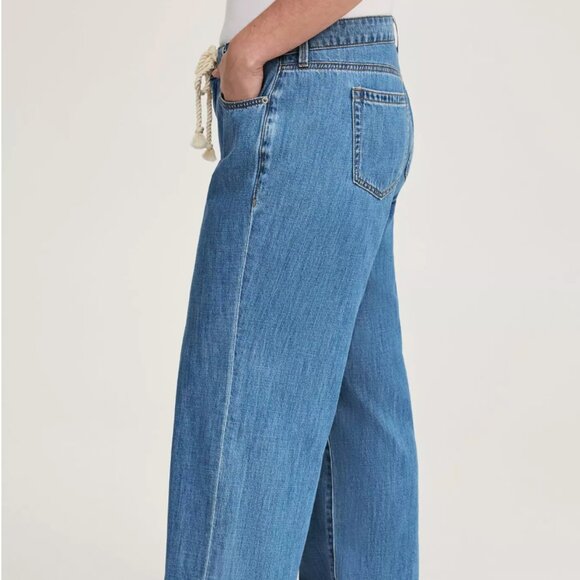 Torrid Mid-Rise Wide Leg Drapey Jean Size 14 NWT - Picture 1 of 7
